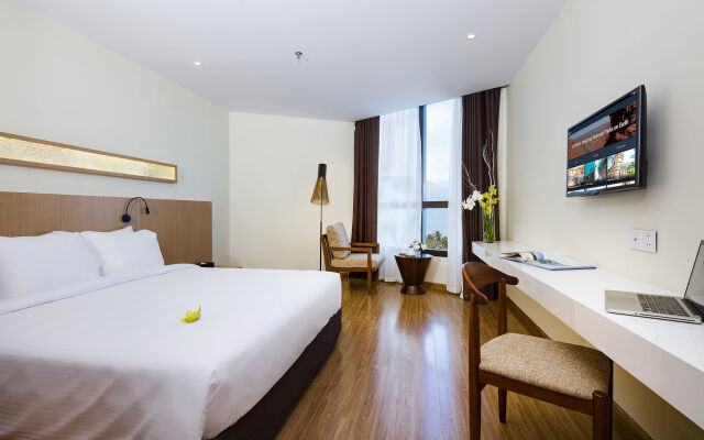 Starcity Hotel & Condotel Beachfront Nha Trang
