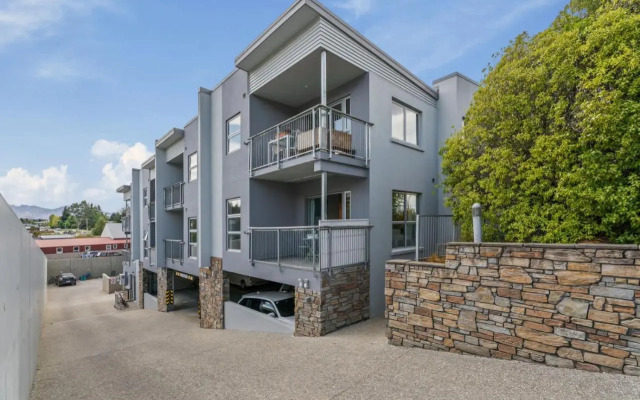 The Wanaka Edge Apartment
