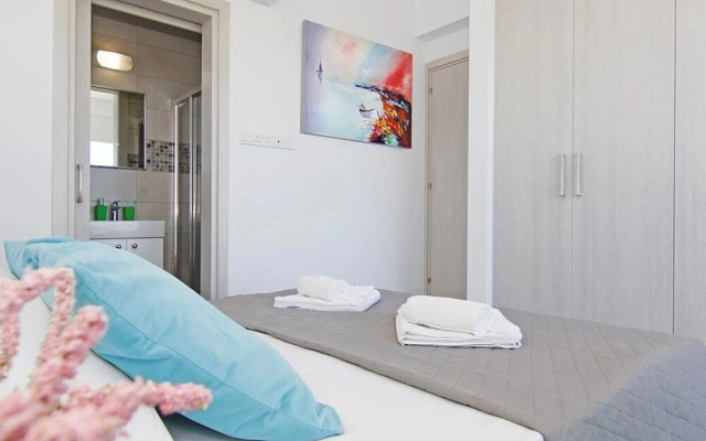 Austin Paralimni in Paralimni