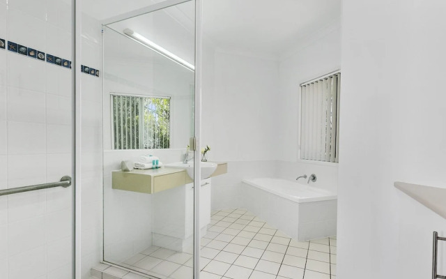 Panoramic Ocean Views in Peregian Beach! 41 Parakeet Cresent