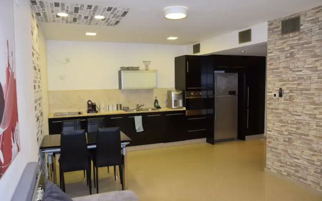 La Palmora Suites