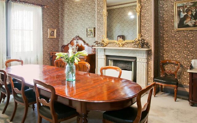 Merton Manor Exclusive Bed And Breakfast