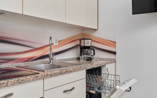 Sunny Studio Krakowska by Renters