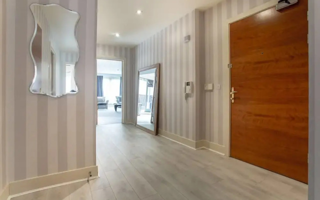 Stylish 2bed Apt With Free Parking/elevator