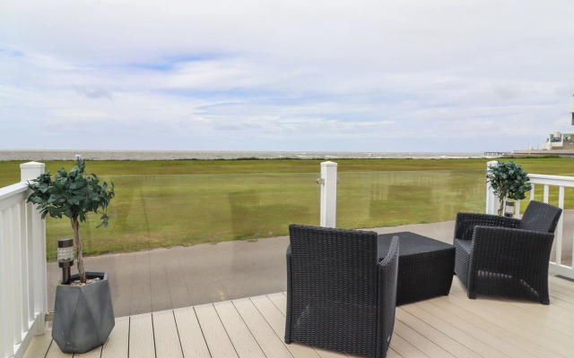 2 Sea View Lodge