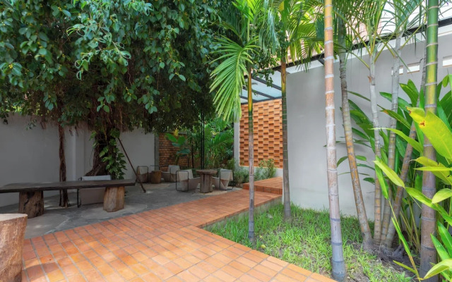 Tropical Garden House