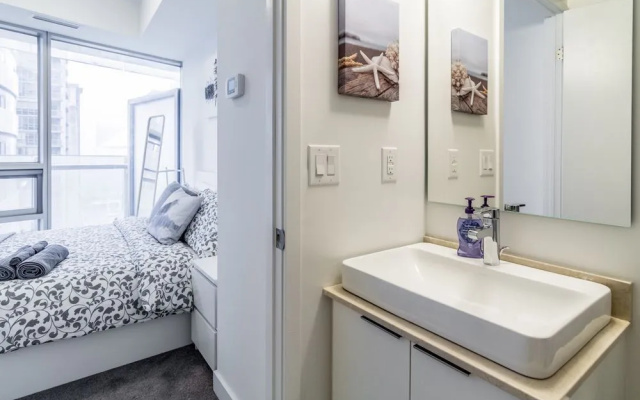 Aoc Suites - Two Bedroom Condo - City/Cn Tower View