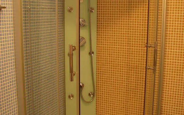 Aquamarine Apartments