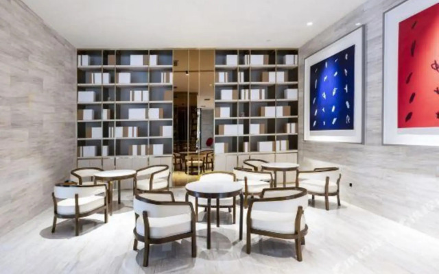 JI Hotel (Changji Huanyu Square)