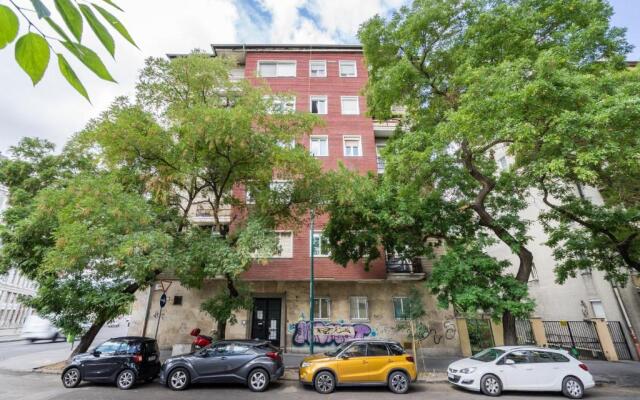 BpR Ethereal Panoramic Suite with A/C & balcony