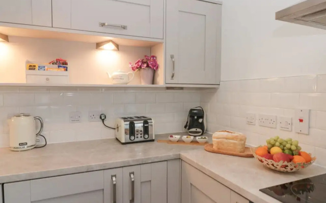 White Rose Apartment
