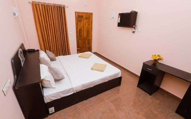 Adona Residency - Hostel