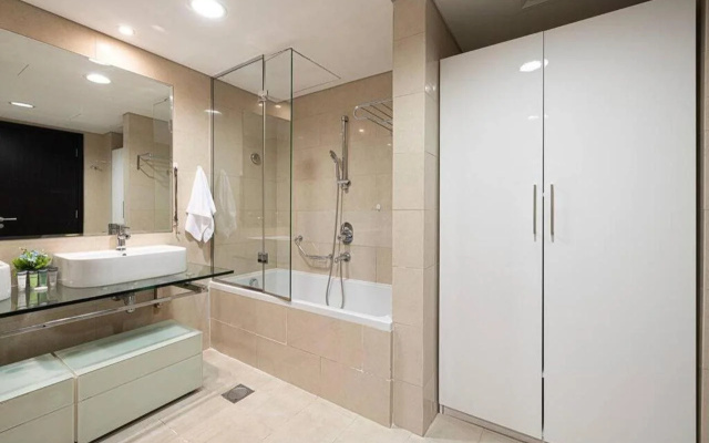 Lagom Vacation Homes One Bedroom Apartment in Laguna Tower Cluster A
