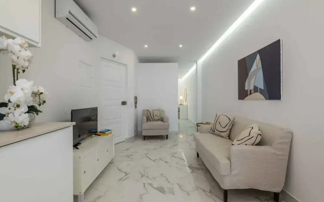 Baleeira Sea View Studio