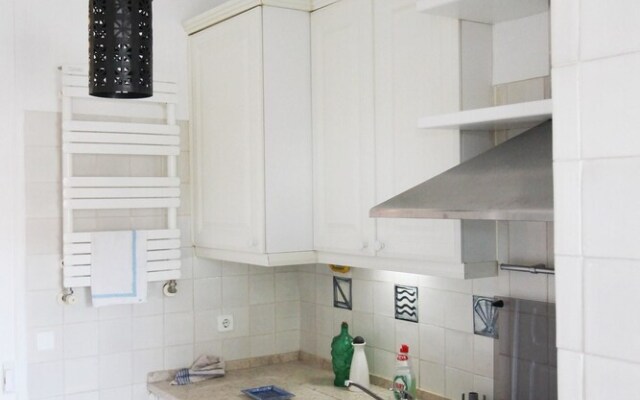 House With 3 Bedrooms in Algés, With Wifi - 1 km From the Beach