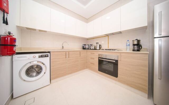 Business Bay 1BR Canal View Rooftop Pool - 360 vacation