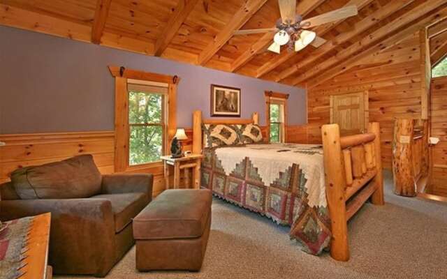 Hidden Treasures 3 Bedroom Cabin