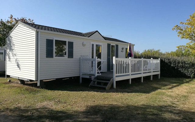 Camping Les Places Dorees
