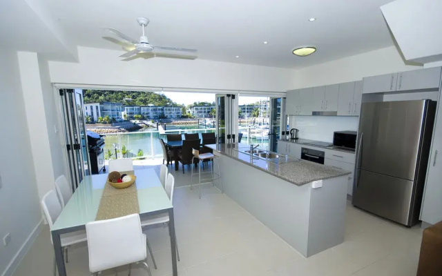 Beachside Apartment 13