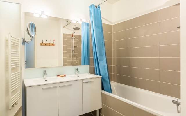 Spacious Apartment for 4 People in Bordeaux!