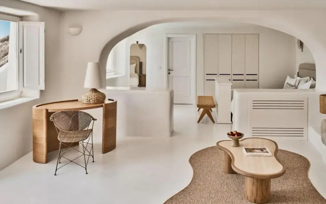Mystique, a Luxury Collection Hotel, Santorini