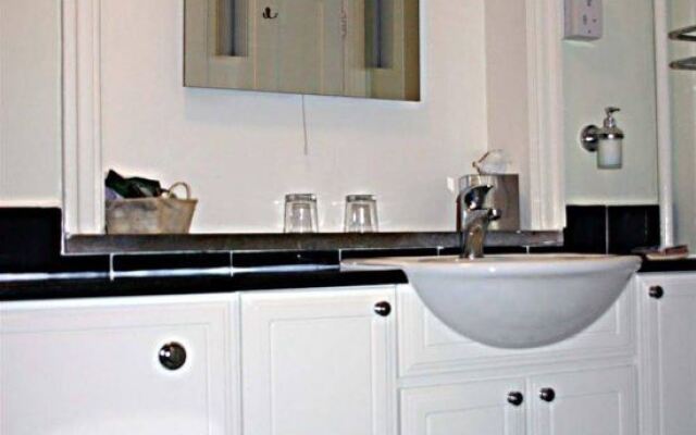 Clare House Hotel