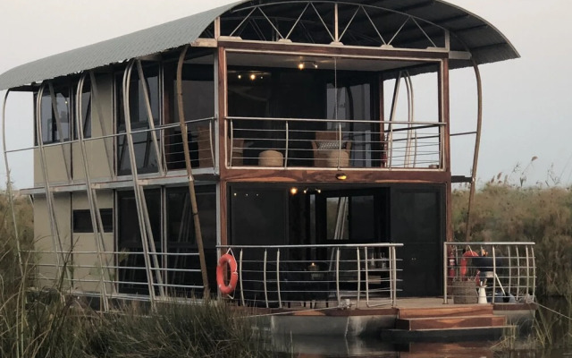 Namushasha River Villa