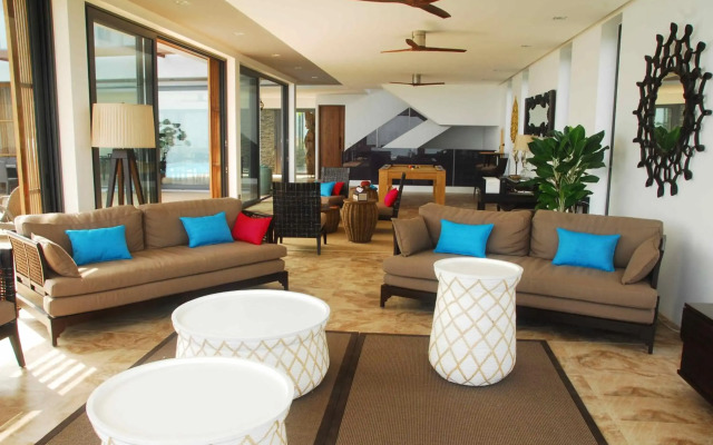 Luxury Villa Crystal Blue