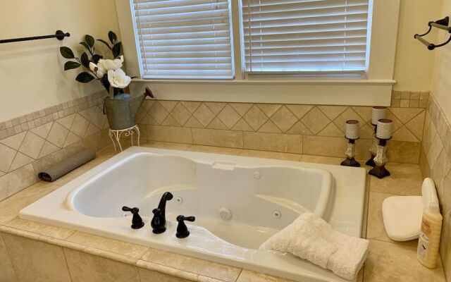 Bama Bed & Breakfast Campus