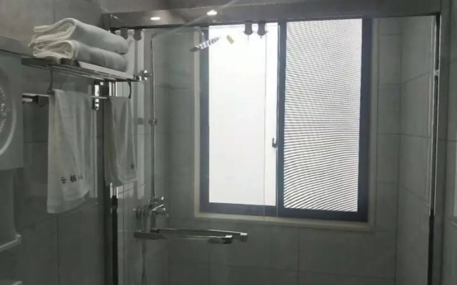 Xinchang Yunqi Small Building House