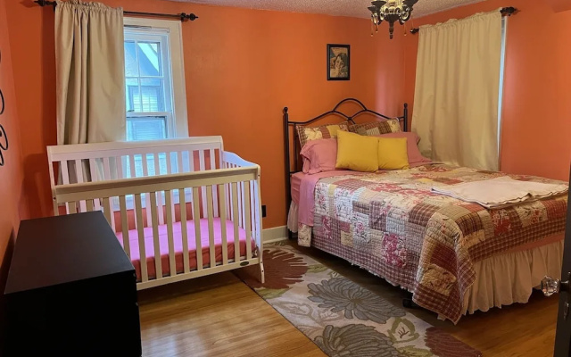Historic Twin Tudors Inn