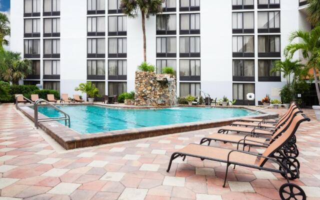 Doubletree by Hilton Fort Myers at Bell Tower Shops