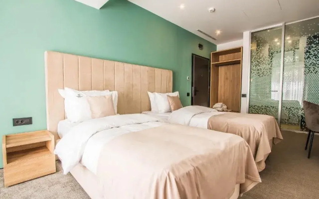 Central Carol APARTHOTEL