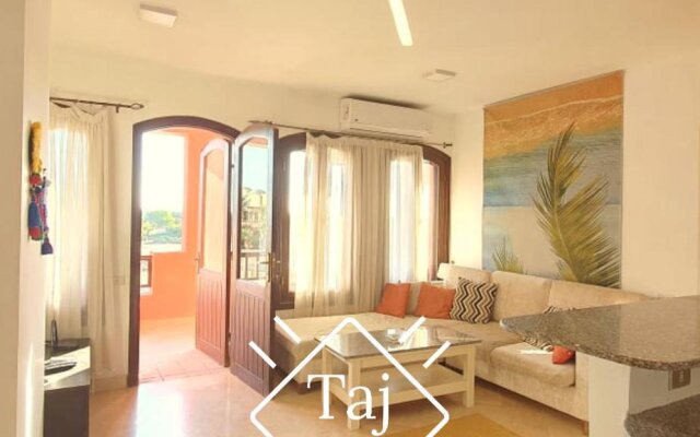 Taj Home, Amazing pool and lagoon view 2bedrooms apartment
