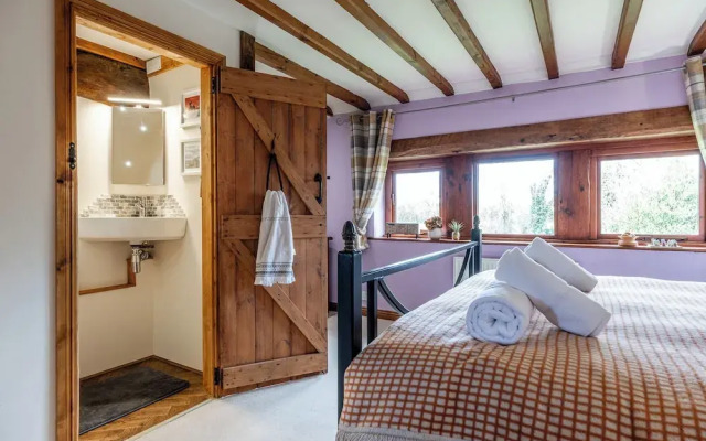 The Threshing Barn-Stunning 5 BD Retreat