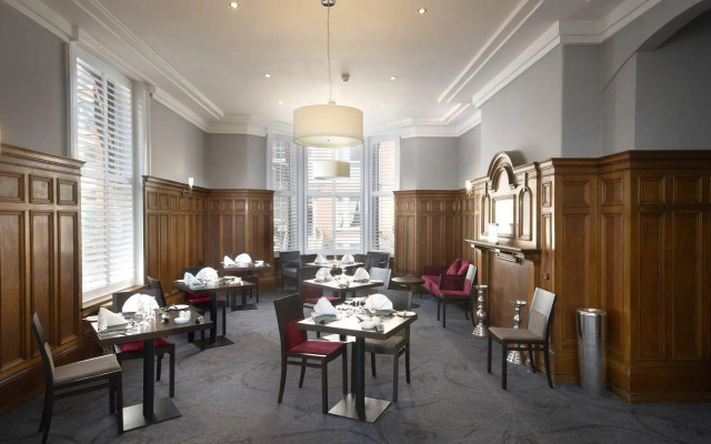 The New Southlands Hotel