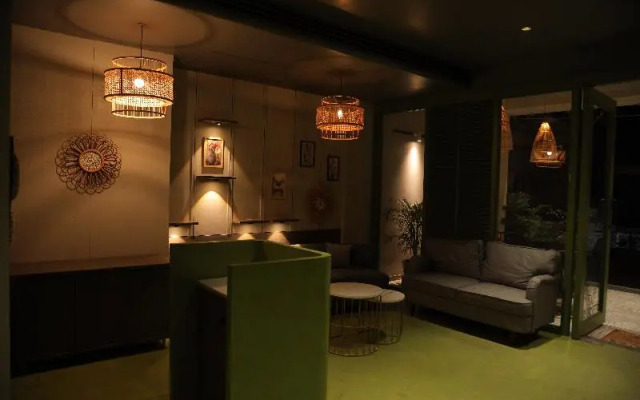 Divik Aparthotel, Bhopal