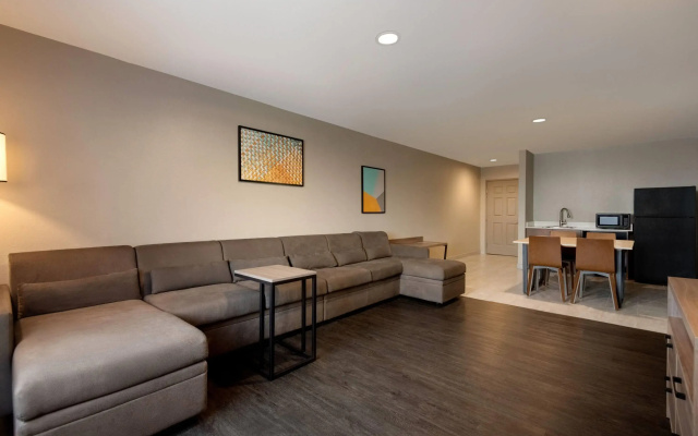 La Quinta Inn & Suites by Wyndham Montgomery