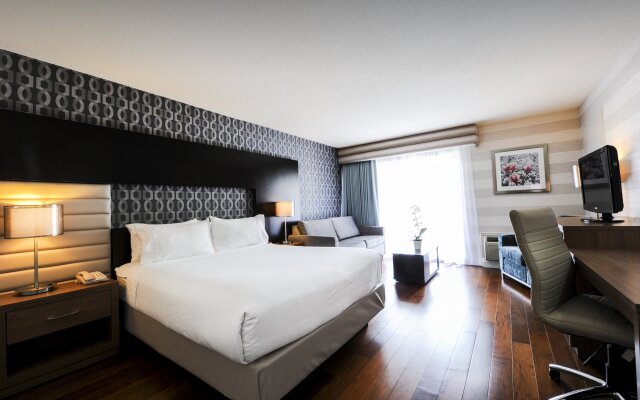 Holiday Inn Niagara Falls - By The Falls by IHG