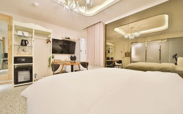 Hotel February Dongdaegu