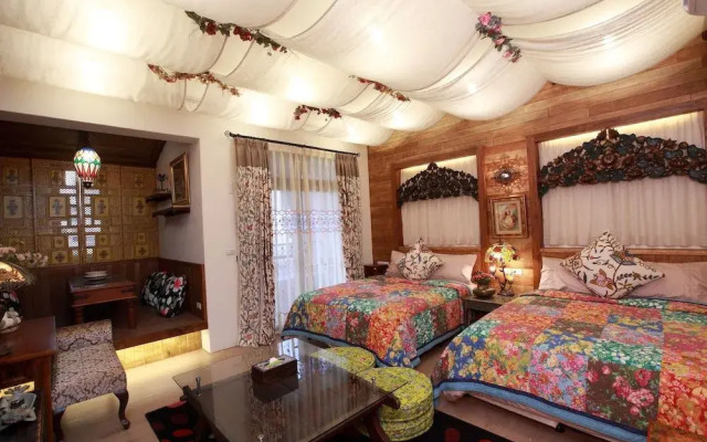 Bear Forest Retro B&B