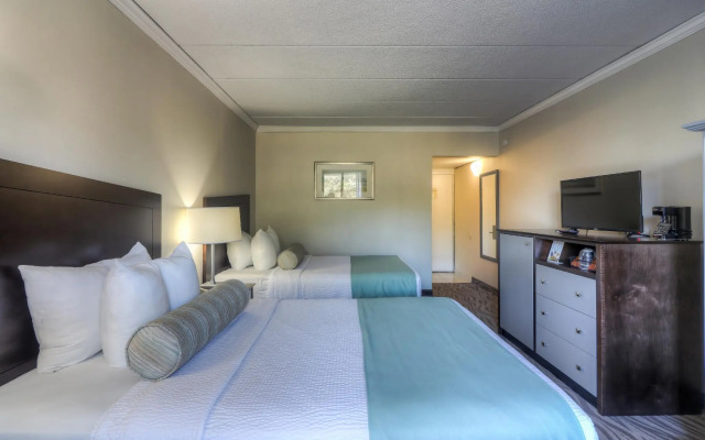 The Breakers Hotel & Suites