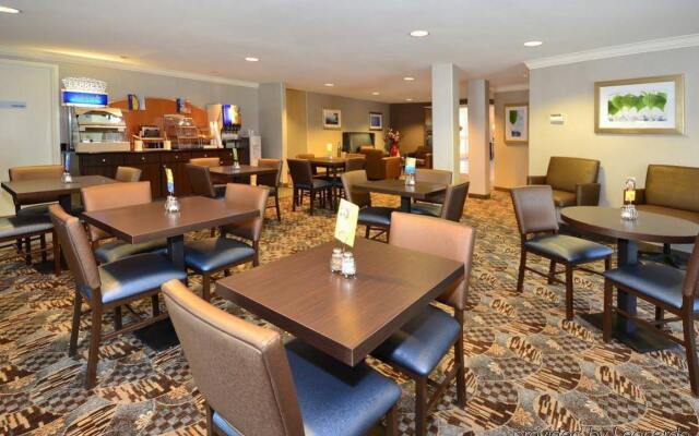 Holiday Inn Express & Suites Santa Clara by IHG