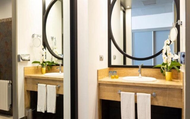 Отель Dolce by Wyndham Barcelona Resort