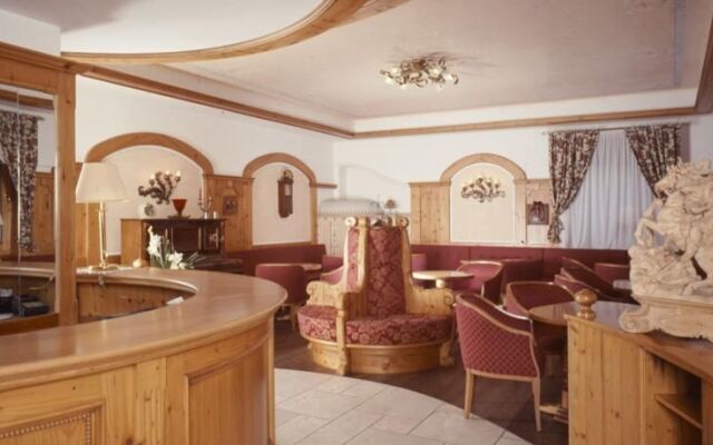 Hotel Jolanda