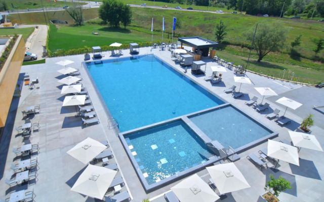 mk | hotel tirana
