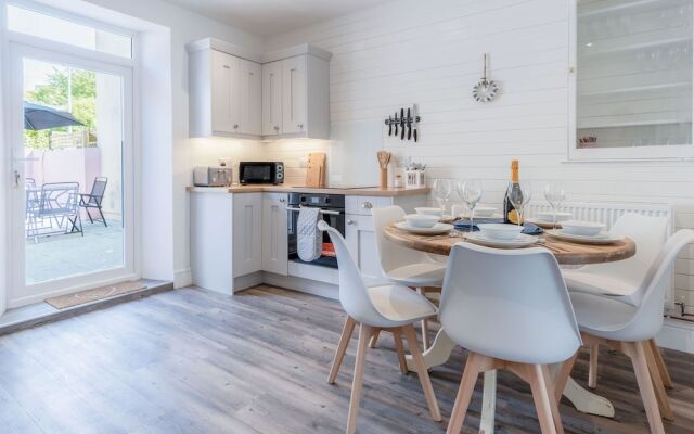 Canol Y Bryn - 3 Bedroom Holiday Home - Tenby