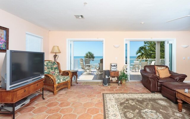 Brightmore Gulf Front 5 Br home by RedAwning
