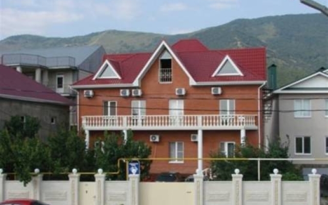 Na Izumrudnoy Guest House