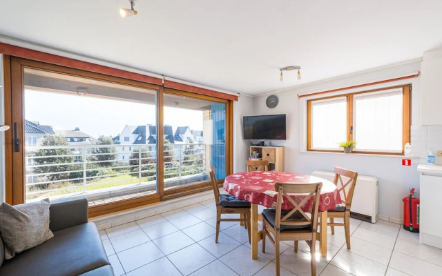 Apartment Overlooking the Green Surroundings